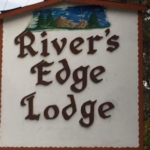 Фотография мотеля River's Edge Lodge