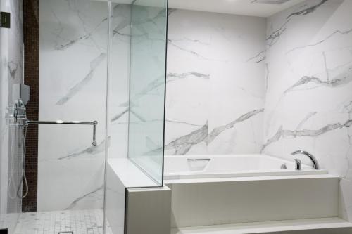 Фотография гостиницы Hotel Xilo Glendale