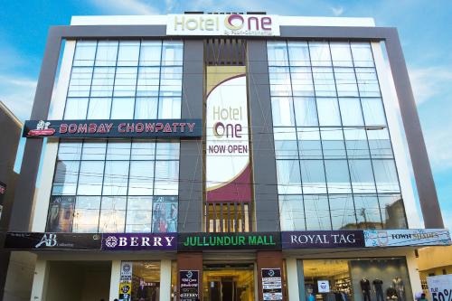 Фотография гостиницы Hotel One Rahim Yar Khan Club Road