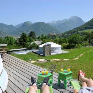 Фотографии базы отдыха
Yourtes Olachat proche Annecy