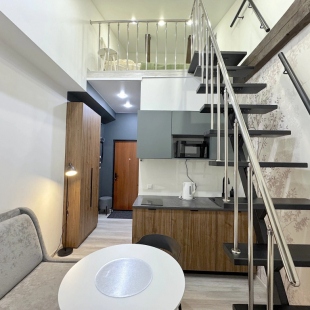 Фотография квартиры Апартаменты Сутки-Дом - Лестница №1