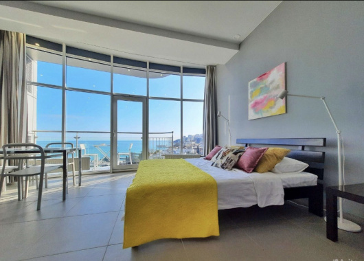 Фотографии квартиры 
            Апартаменты на Набережной Ялты с Видом на Море