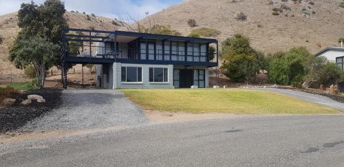 Фотография гостевого дома Breeze On Northbay 67 Elizabeth Crescent Carrickalinga