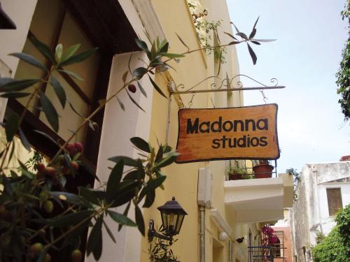 Фотография гостевого дома Madonna Studios