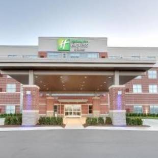 Фотографии гостиницы 
            Holiday Inn Express & Suites Plymouth - Ann Arbor Area, an IHG Hotel