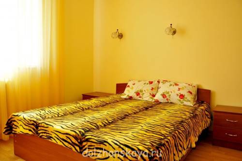 Фотографии гостевого дома
Коллективная, 16а