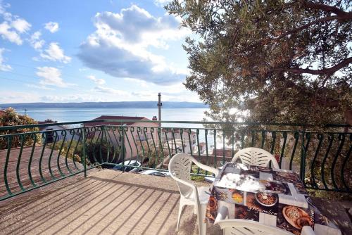 Фотография гостевого дома Apartments by the sea Suhi Potok, Omis - 14555