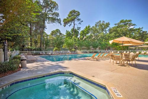 Фотография гостевого дома Hilton Head Condo with Lagoon View - Near Beach!
