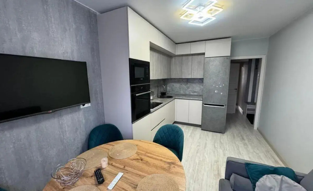 Фотография квартиры RentMe 24 (РентМи) на бульваре Солнечный 19