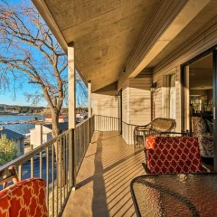 Фотография гостевого дома Lake Hamilton Condo with Balcony and Amenities!