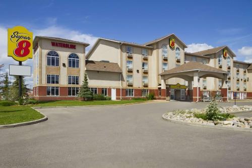 Фотография гостиницы Super 8 by Wyndham Fort St. John BC