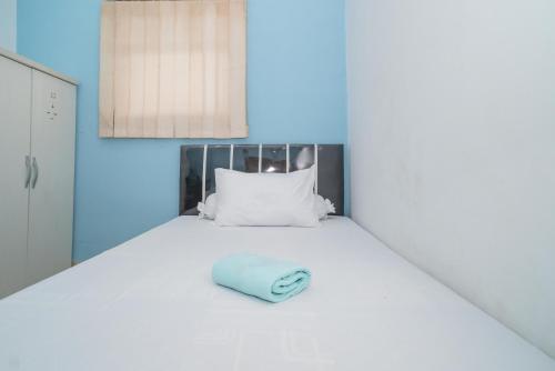 Фотография гостиницы RedDoorz Plus near Alun Alun Sumenep