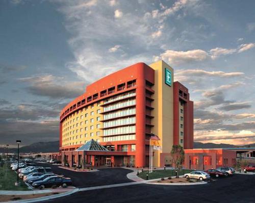 Фотография гостиницы Embassy Suites by Hilton Albuquerque