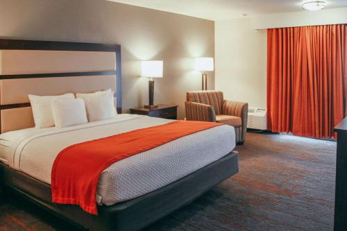 Фотография гостиницы Quality Inn Sunridge Inn & Conference Center