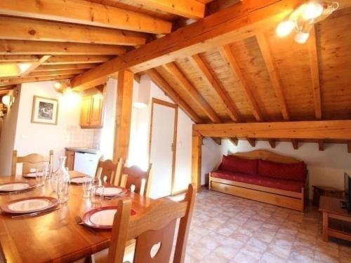 Фотография гостевого дома Appartement Lanslevillard, 3 pièces, 6 personnes - FR-1-508-64