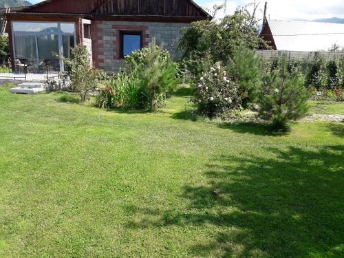 Фотография гостевого дома Дом у реки Катунь