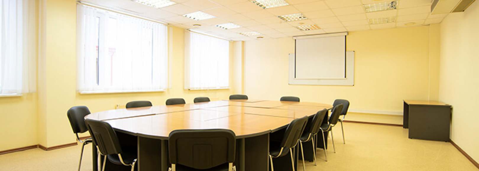 Фотография конференц-зала Аудитория Голубая речка на 15 мест