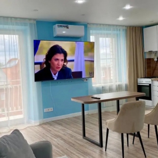 Фотография квартиры Квартира Ваш Оазис Спокойствия с Видом на Реку и Горы в Центре Городской Жизни