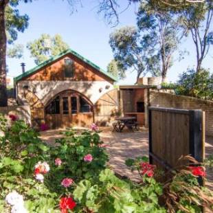 Фотографии гостевого дома 
            Outback Cellar & Country Cottage