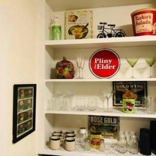 Фотографии гостевого дома 
            Historic House - Two units in one large home.