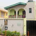 Фотография мини отеля StayCation Suites And Apartment