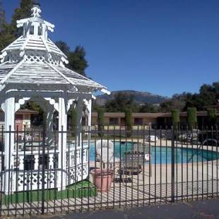 Фотографии мотеля
Apple Tree Inn