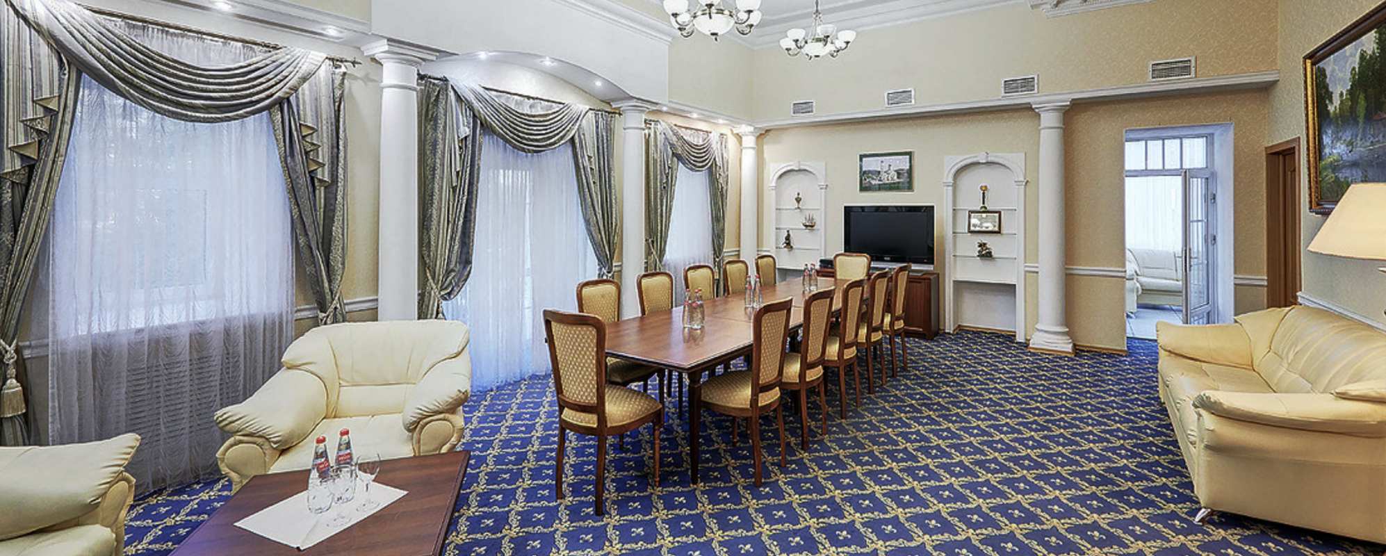 Фотографии конференц-зала Очарованный странник