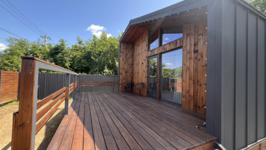 Фотографии Коттеджа 
            Частный дом Grey Stone у реки