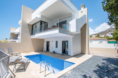 Фотография гостевого дома Capistrano Garden, piscina privada y vistas al mar