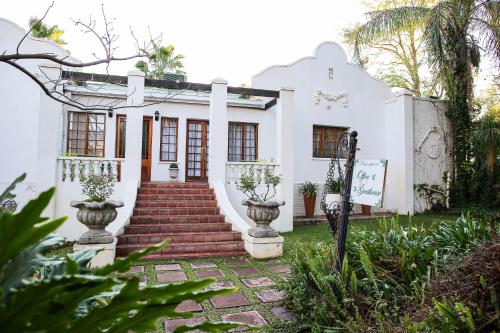 Фотография гостевого дома Three Gables Guesthouse