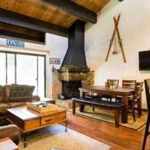 Фотографии гостевого дома
Streamside Townhome