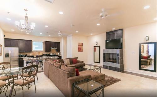 Фотография квартиры Gorgeous 3BR Condo steps from St Charles Ave