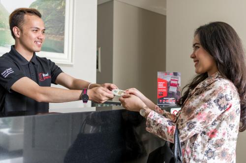 Фотография гостиницы RedDoorz Plus Syariah @ Pentadio Gorontalo