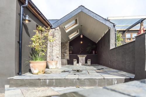 Фотографии гостевого дома
Foxglove - Luxurious Barn Conversion - Blossom Farm