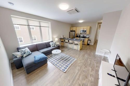 Фотография гостевого дома Premium Condo Heart of Uptown Location Parking Coffee