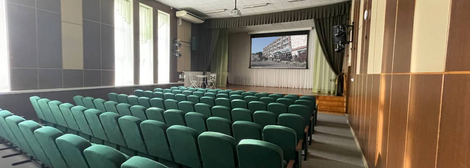 Фотография конференц-зала Обь