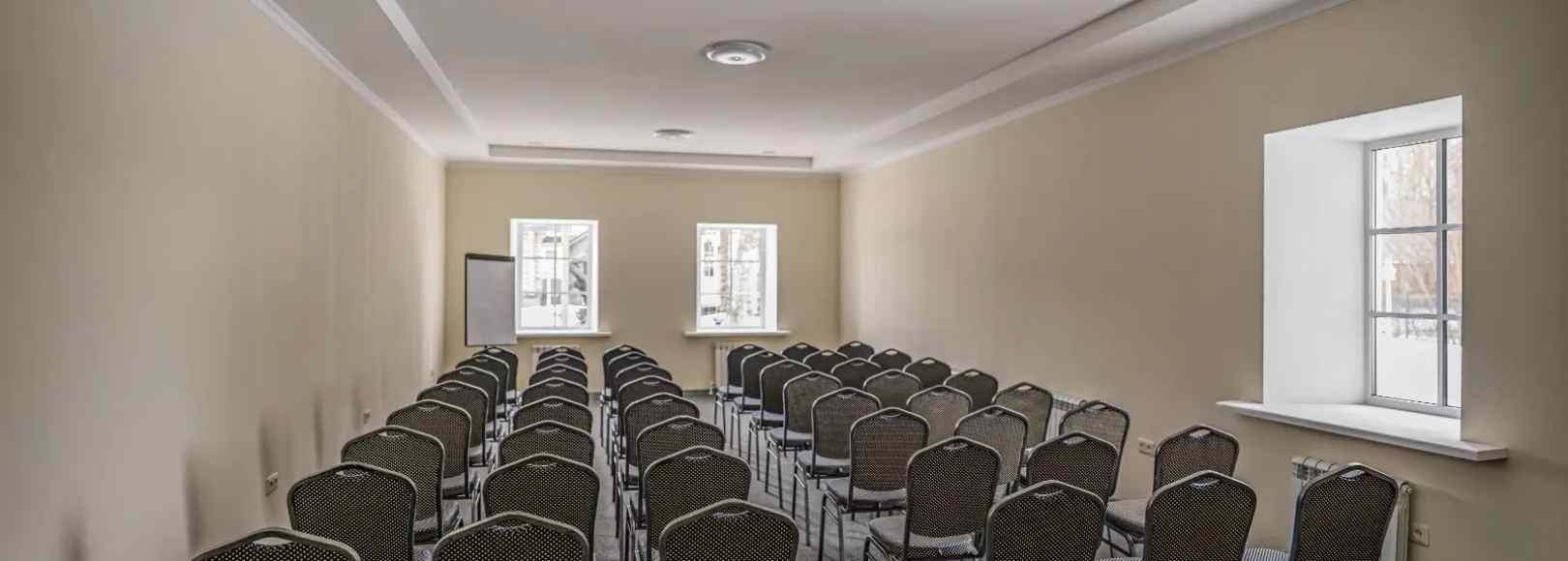 Фотография конференц-зала Понизовкин