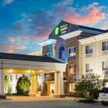 Фотография гостиницы Holiday Inn Express Hotel & Suites Bellevue-Omaha Area, an IHG Hotel