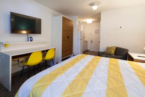 Фотография гостиницы InTown Suites Extended Stay Houston TX- Cypress Fairbanks