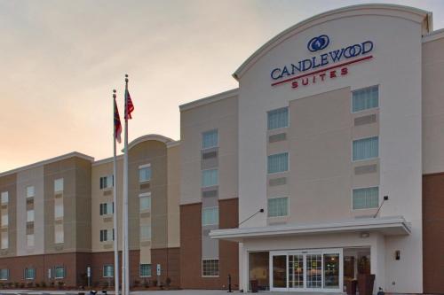 Фотография гостиницы Candlewood Suites Fayetteville Fort Bragg, an IHG Hotel