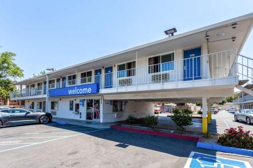 Фотография гостиницы Motel 6 Sacremento, Ca - Downton