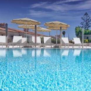 Фотографии базы отдыха 
            Bungalows Adonis