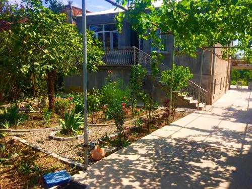 Фотографии мини отеля
Hostel FORREST