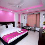 Фотография гостиницы Hotel Raj Villa - 5 minutes walk from new Delhi Railway station The 5 STAR AMBIENCE NEW BUILT