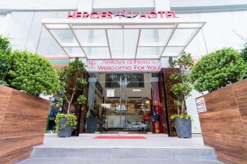 Фотография гостиницы Heroes Hotel