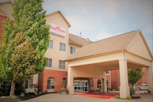 Фотография гостиницы Hawthorn Suites Bloomington