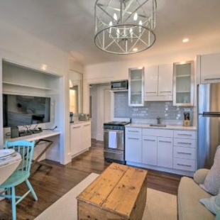 Фотография гостевого дома Couples Retreat in Nantucket Walk to Attractions!