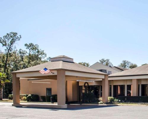 Фотография гостиницы Quality Inn & Suites Pensacola Bayview