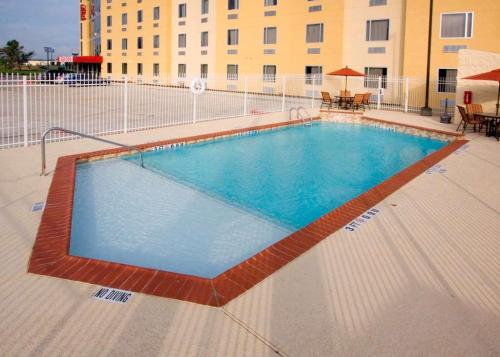 Фотография мини отеля Red Roof Inn & Suites Beaumont