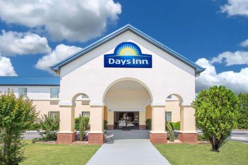 Фотография гостиницы Days Inn by Wyndham Lincoln